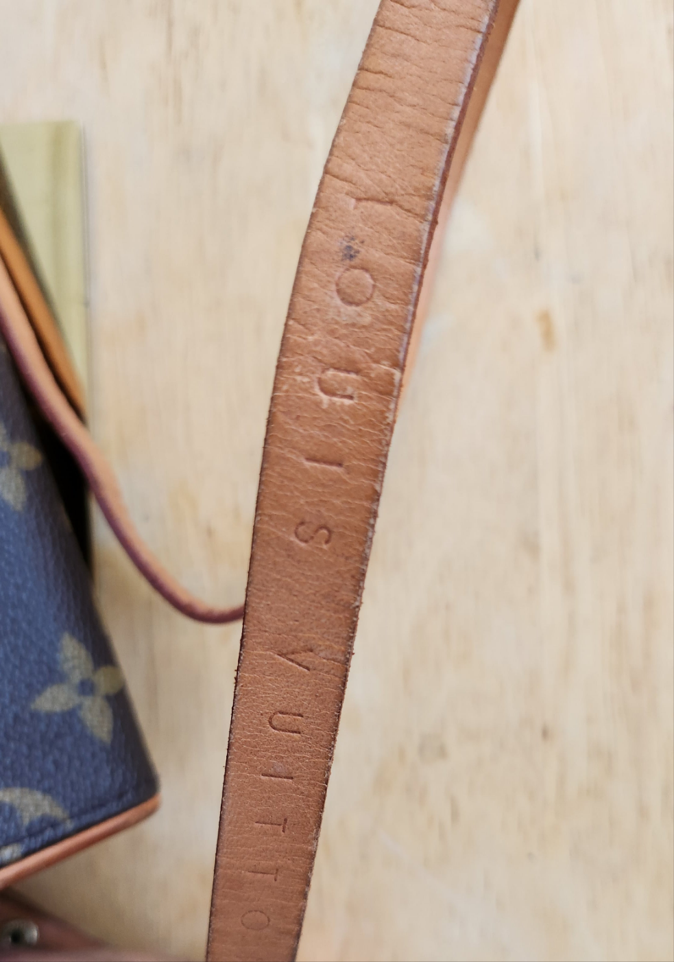 Louis Vuitton Pochette Florentine