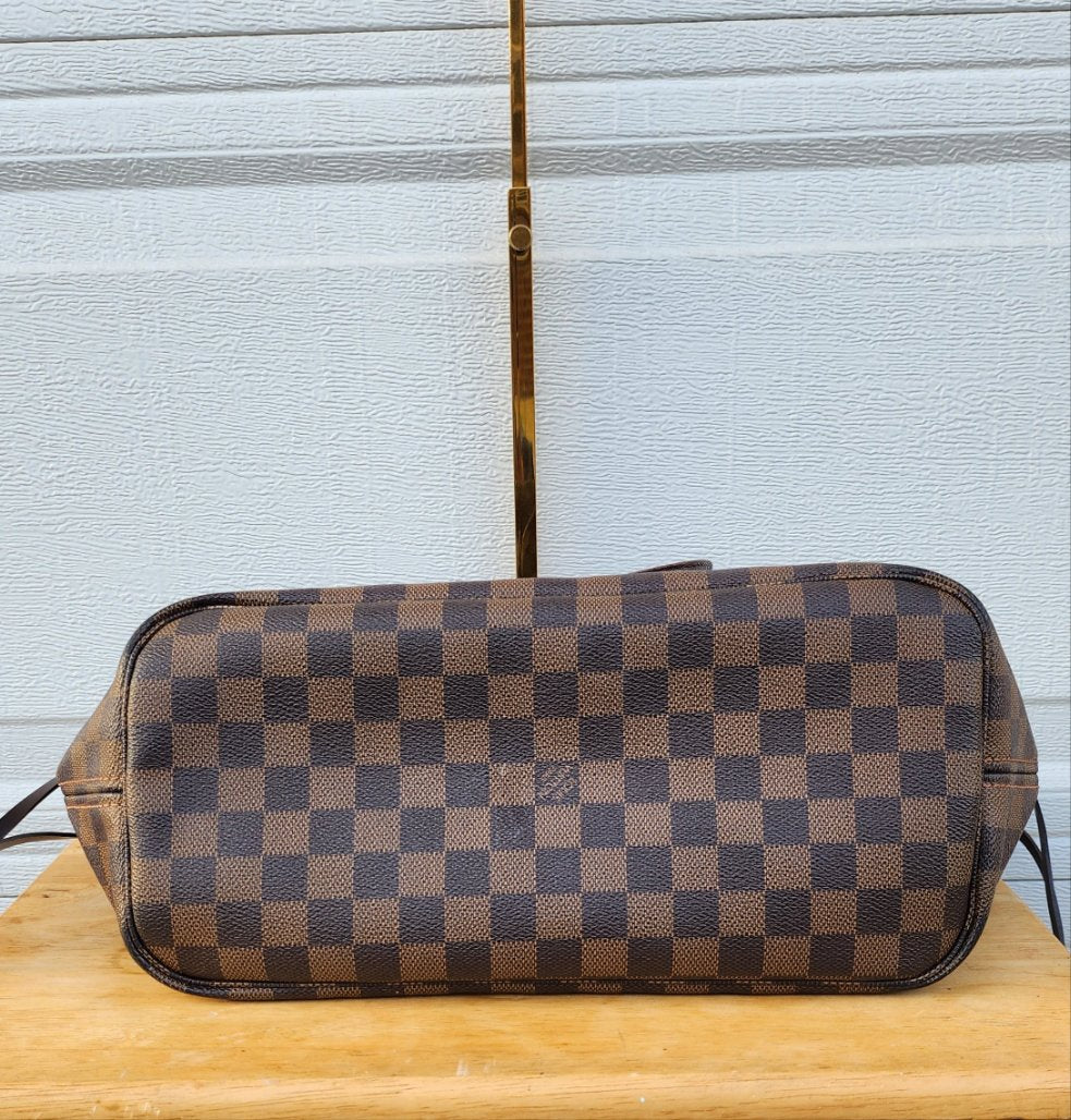 Louis Vuitton Neverfull Bag